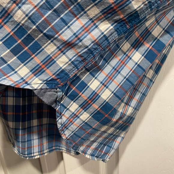 L.L. Bean Men’s Blue Plaid Short Sleeve 100% Cotton Button Down Shirt Size M - Picture 3 of 11
